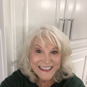 Meet your Posher, Lina